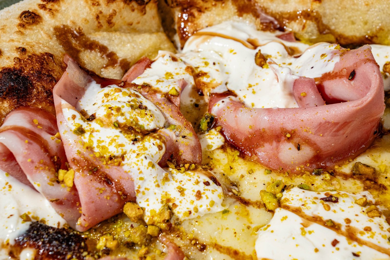 Mortadella y stracciatella
